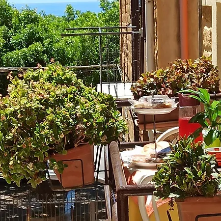 Le 4 Stagioni Sul Viale, Belvedere Di Bed & Breakfast 2*