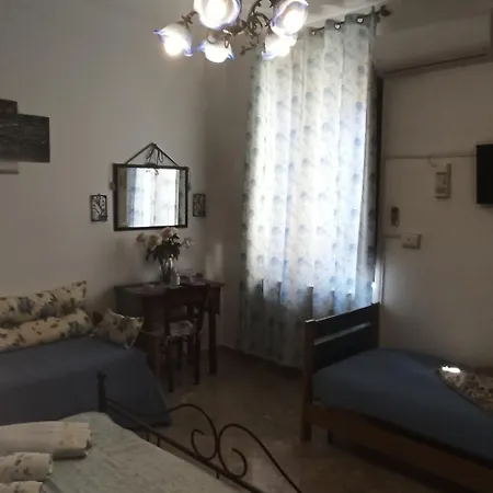Le 4 Stagioni Sul Viale, Belvedere Di Nocleg ze śniadaniem