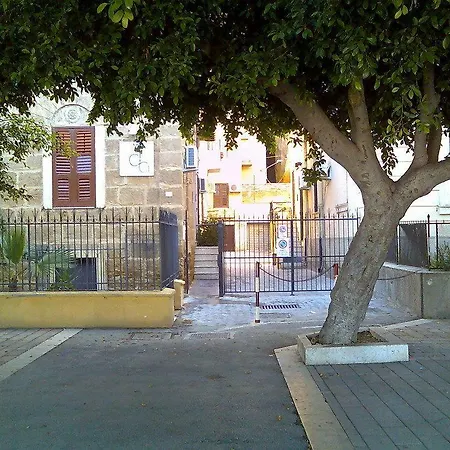 Le 4 Stagioni Sul Viale, Belvedere Di Bed & Breakfast 2*