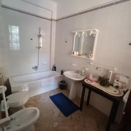 Le Quattro Stagioni Bed & Breakfast 2*