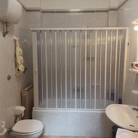 Le 4 Stagioni Sul Viale, Belvedere Di Bed & Breakfast