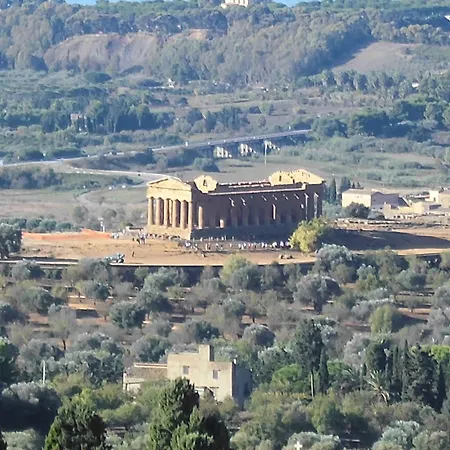 Le 4 Stagioni Nocleg ze śniadaniem 2*